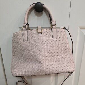 41 Hawthorn Cream Crossbody